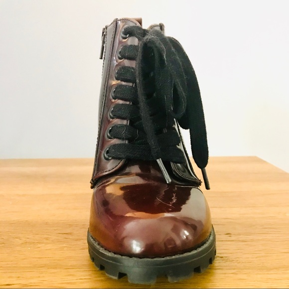 Vegan Patent Leather Lace Up Ankle Boot Size 7 - Picture 2 of 8